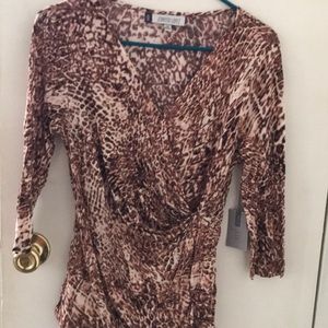 Jennifer Lopez pretty petite top